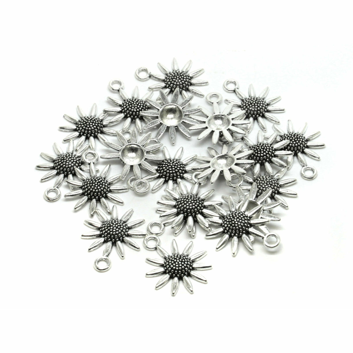 10 Daisy Flower Charms - Antique Silver Tone - 22mm x 18mm Charms Julz Beads 