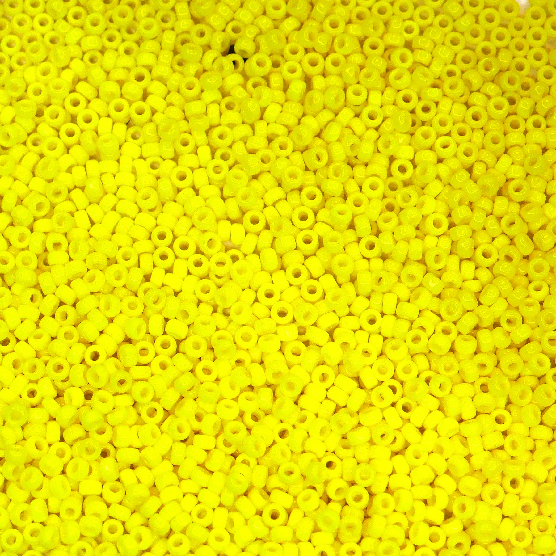 8.2g Rocailles Miyuki Seed Beads - 15/0 - Opaque Yellow (404)