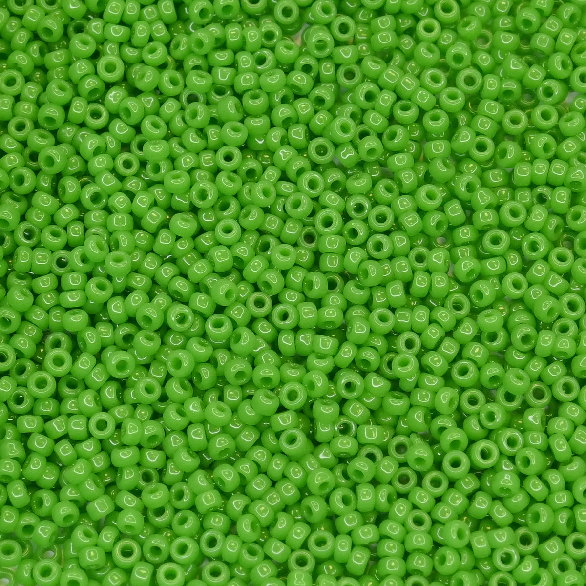 8.2g Rocailles Miyuki Seed Beads - 15/0 - Opaque Pea Green (411)