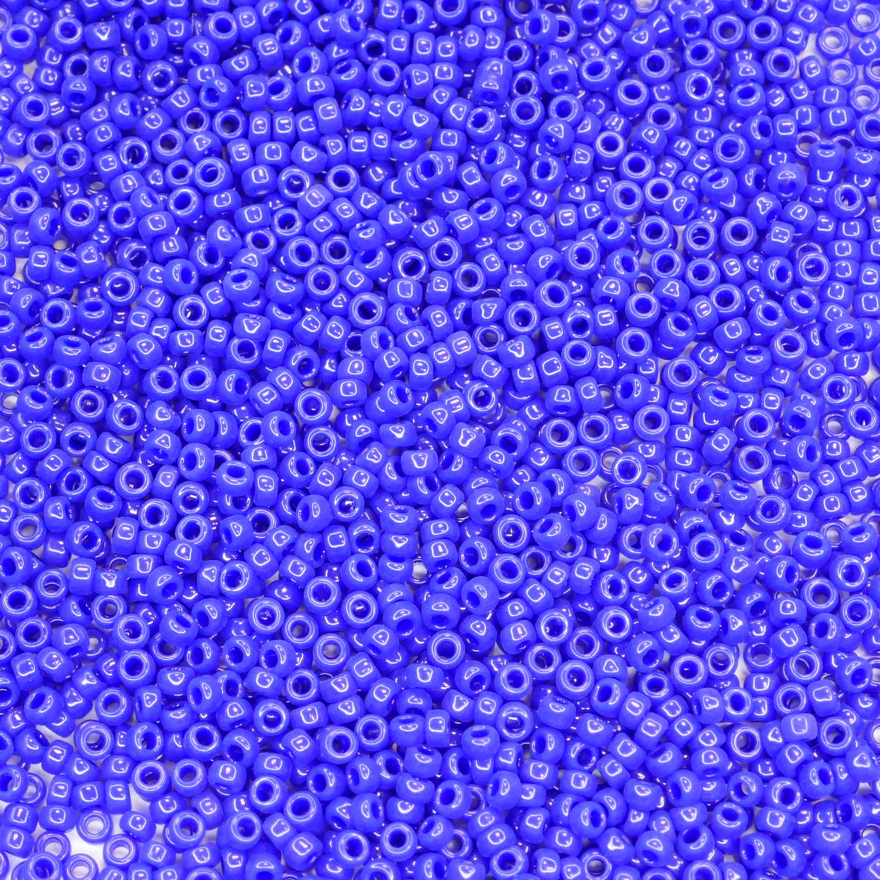 8.2g Rocailles Miyuki Seed Beads - 15/0 - Opaque Cobalt Blue (414)